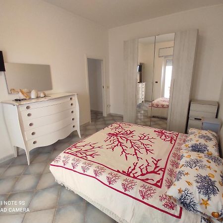 La Casa Del Sole Bed & Breakfast Terracina Bagian luar foto