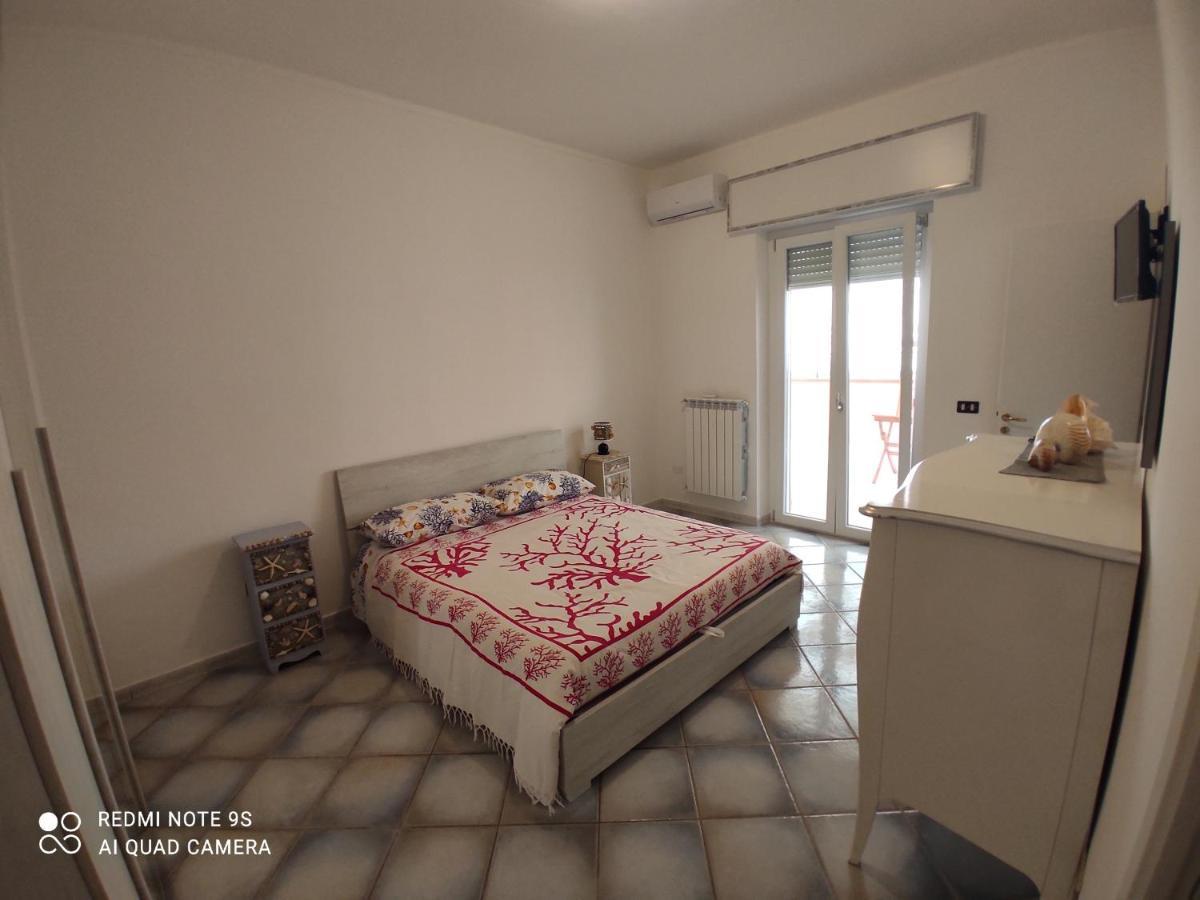 La Casa Del Sole Bed & Breakfast Terracina Bagian luar foto