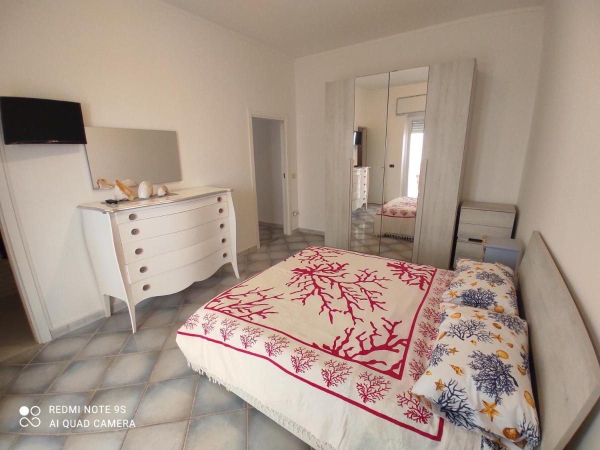 La Casa Del Sole Bed & Breakfast Terracina Bagian luar foto