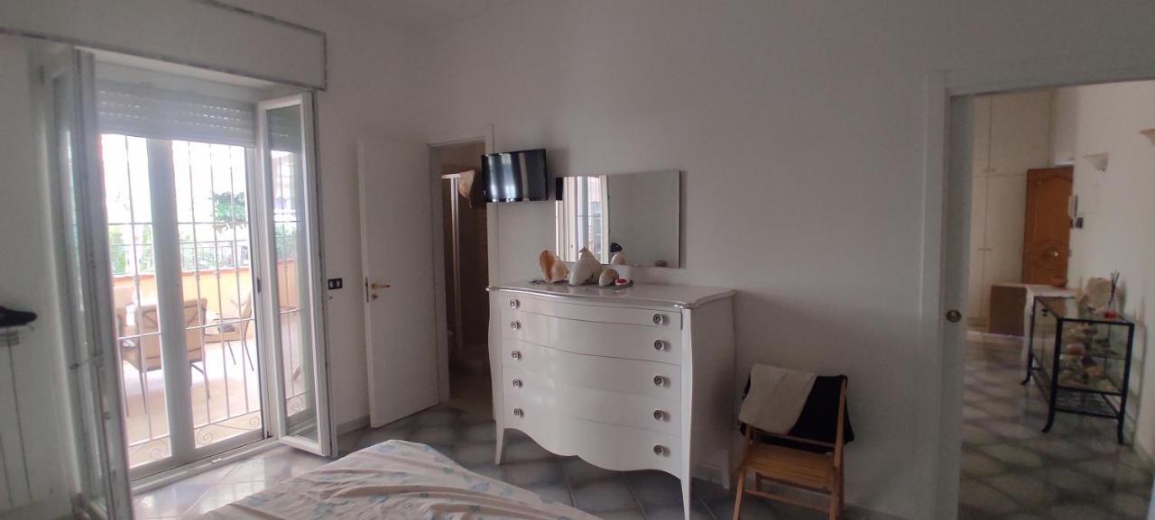 La Casa Del Sole Bed & Breakfast Terracina Bagian luar foto